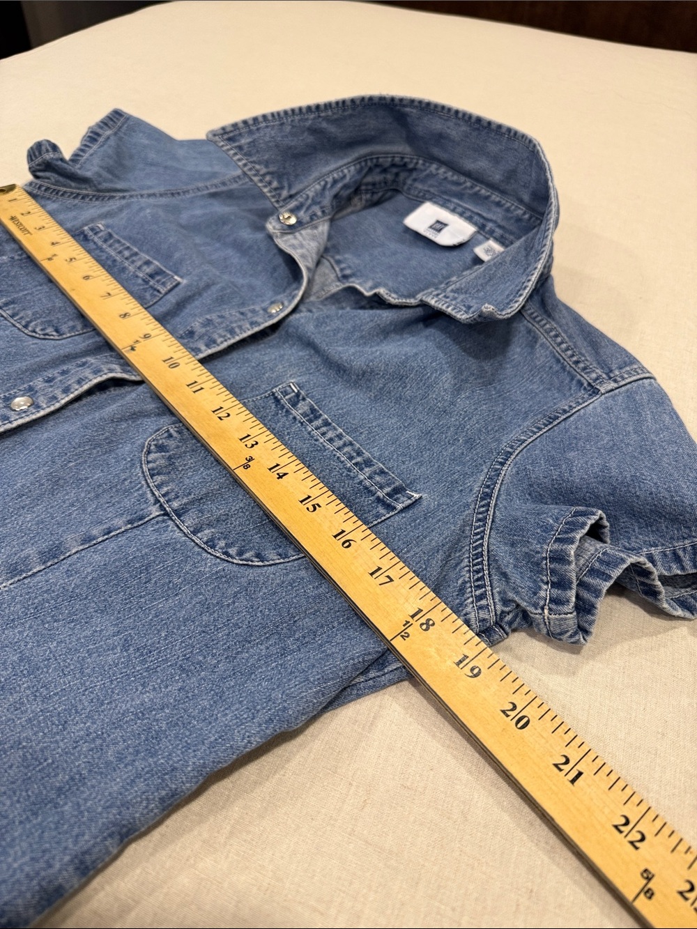 GAP Factory Chambray Denim Snap Front Short Sleeve Shirt Women’s Medium Blue - Picture 4 of 7